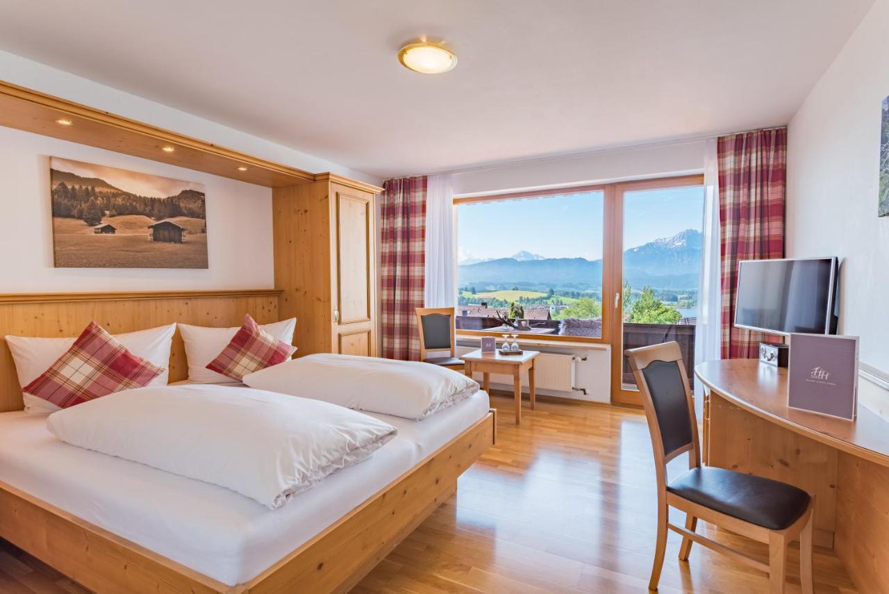 Hartungs Hoteldorf フュッセン エクステリア 写真